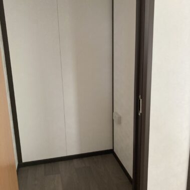 40ft x 10ft Open Plan Office with Toilet & Kitchenette