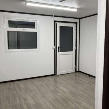 16ft x 12ft Purpose Built Cabin for Dog Grooming Parlour with separate washroom facilites