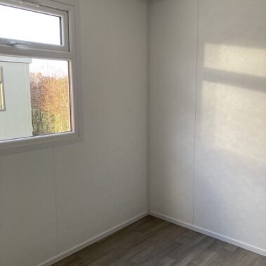 10ft x 10ft Open Plan Jackleg Cabin with Air Conditioning