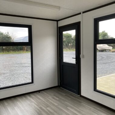 20ft x 10ft Jackleg Cabin with separate Kitchenette with Full Goosewing Wall Panels and Antricite Windows and Door